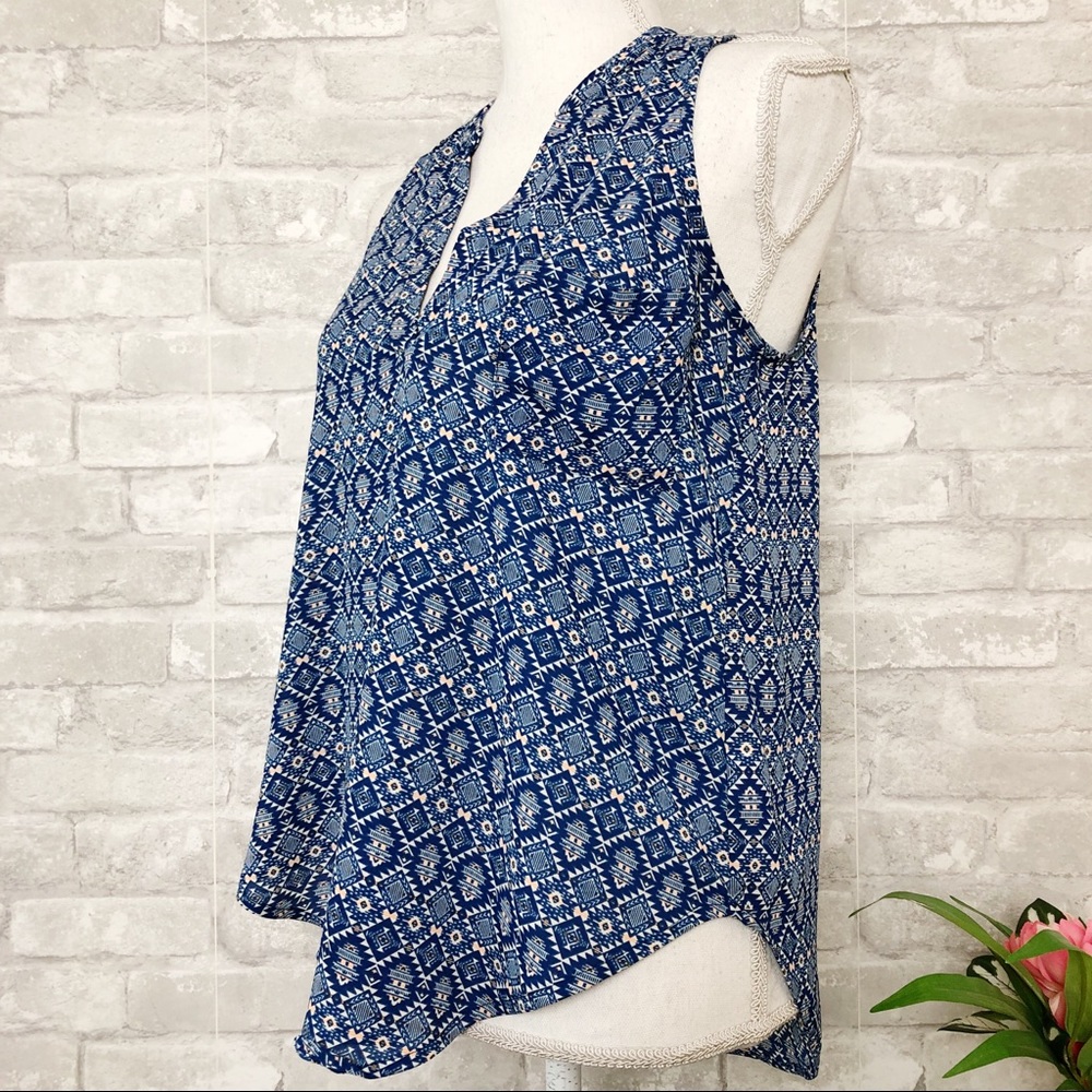 LUSH Boho Blue Mod Print Sleeveless V-Neck Tunic Tank-Top Blouse Size Small - Picture 3 of 15